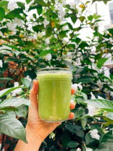 green smoothies, easy recipes, avocado kale