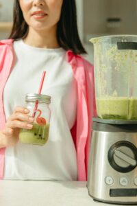 green smoothies, easy recipes, mango kale smoothie