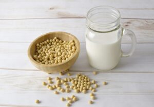 organic milk, plant-based alternatives, saturated fat, cholesterol, bone health, nutrition