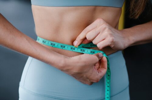 gut health, weight loss, gut microbiome, probiotics, healthy diet, weight management, gut-brain axis, digestive health, fiber-rich foods, inflammation, metabolism