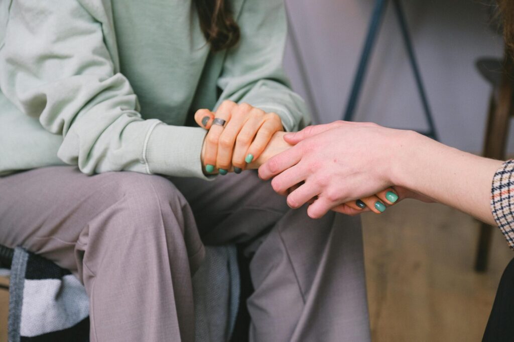 how to be a good friend,
friendship tips,
improve friendships,
strengthen relationships