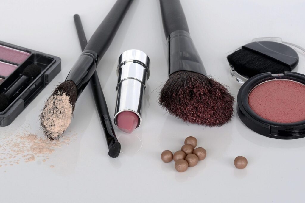 Makeup essentials, Makeup bag, Makeup products, Beauty essentials